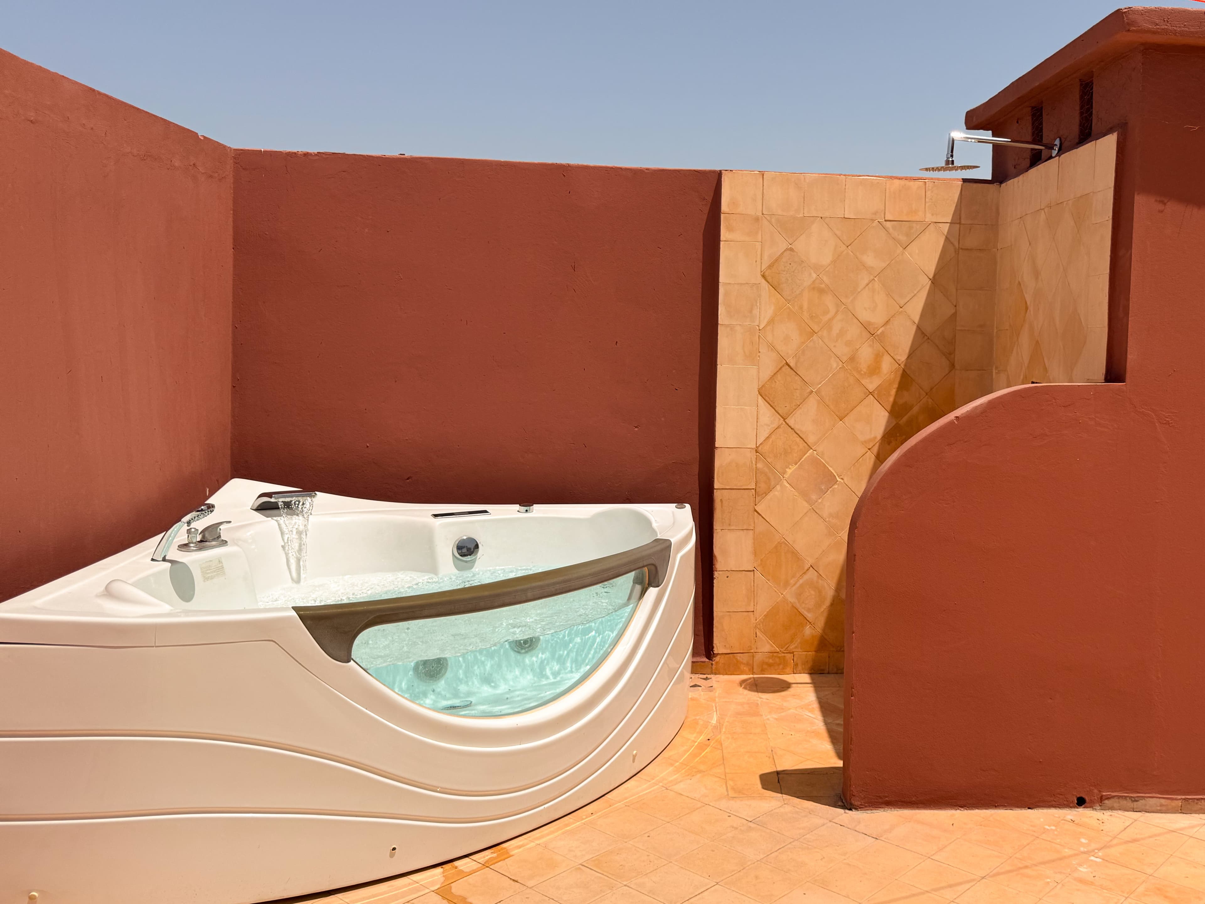 Atlas Rooftop • Jacuzzi 2