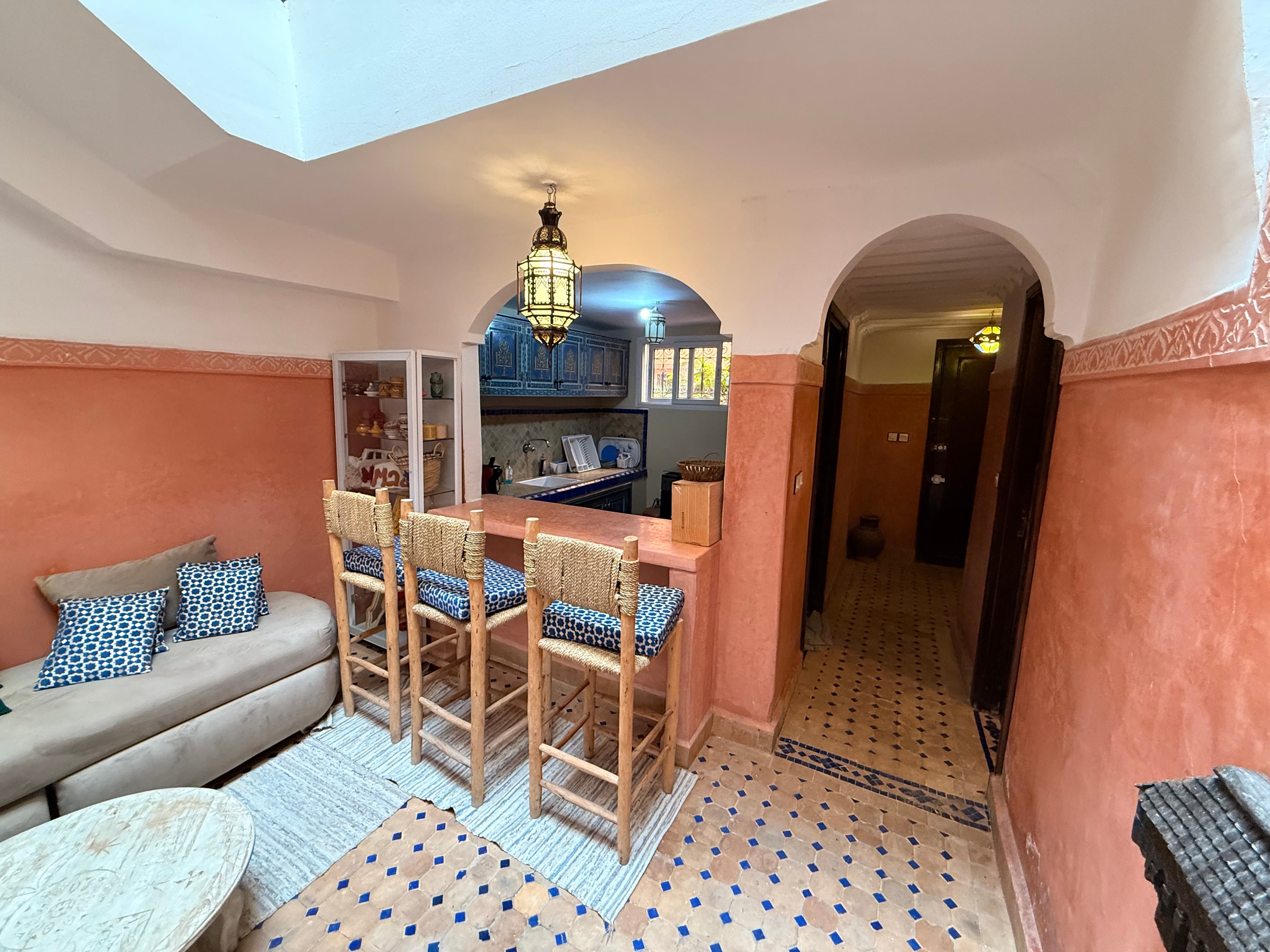 Riad Oumniya 17