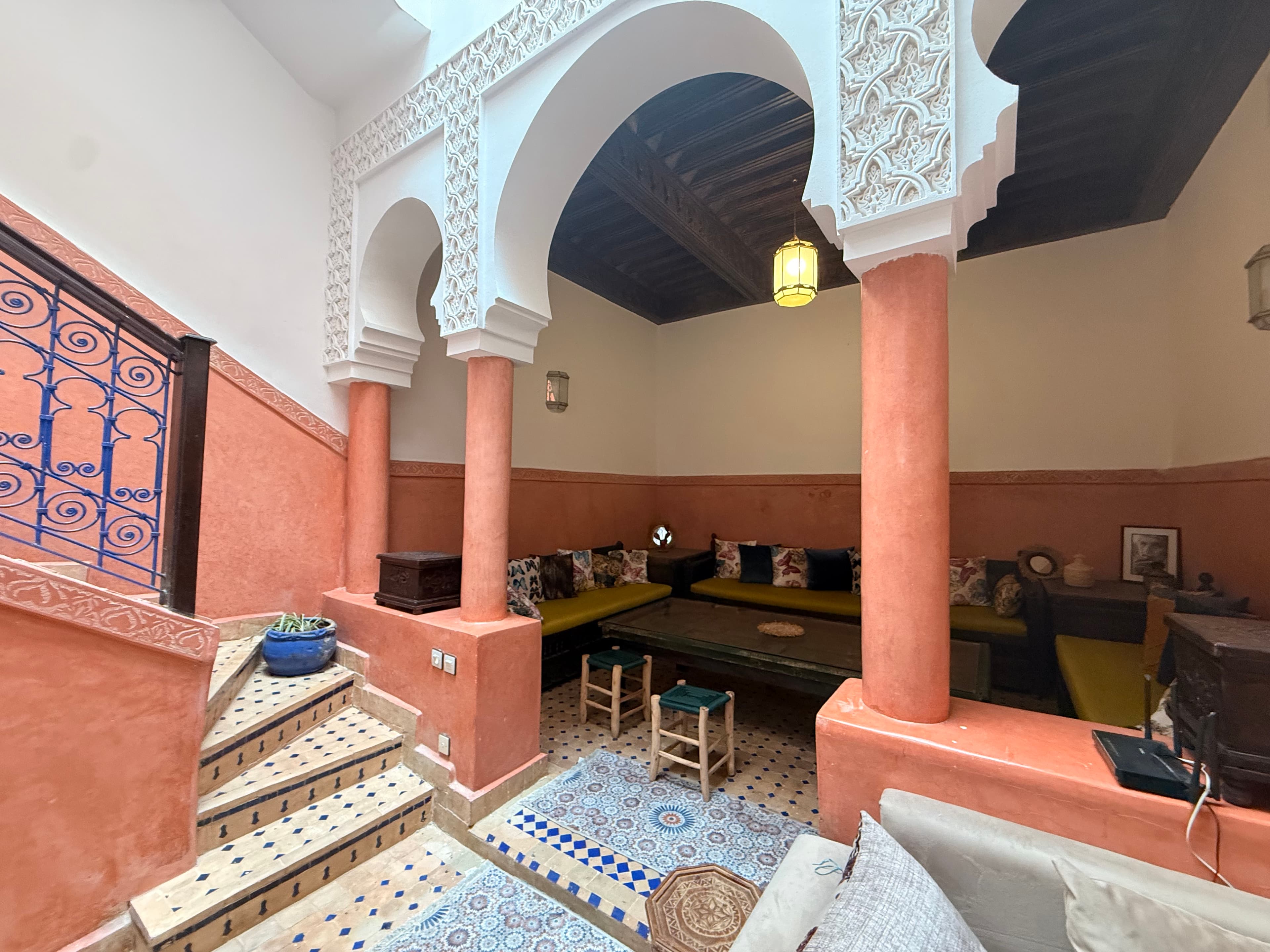 Riad Oumniya 23